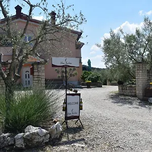 Fachin , Motovun Croatia