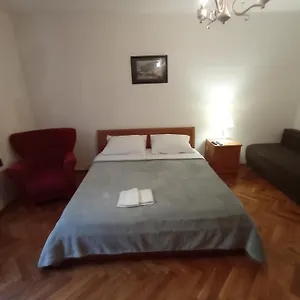  Ostanak kod kuće Damjan